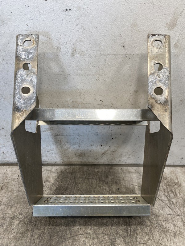 2007 Frame Step for International 9400i (722-10308)