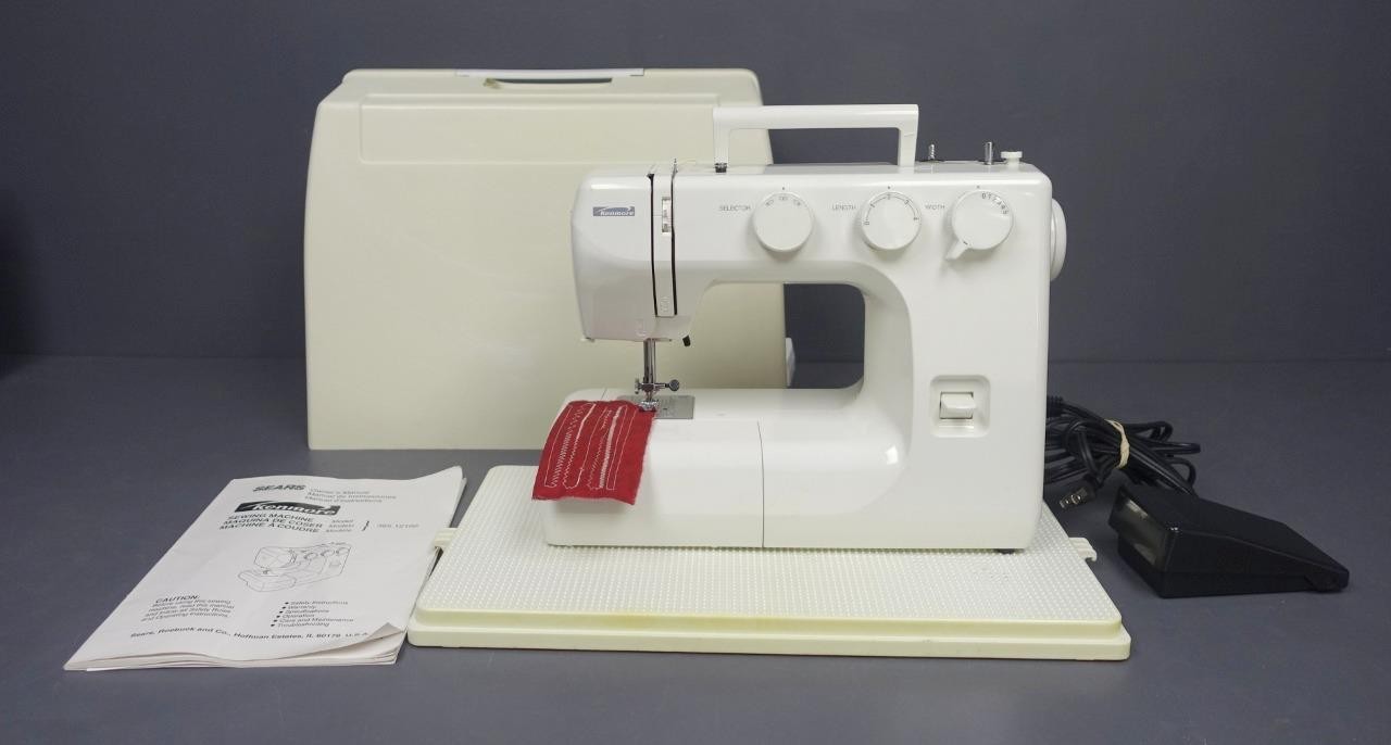 Kenmore 385.12102 Sewing Machine +Manual/Accessories/Case Tested