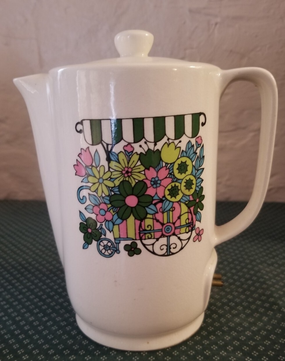 Vintage 2 Cup Size Brew Master For Instant Coffee Tea Flower Cart Design w Cord