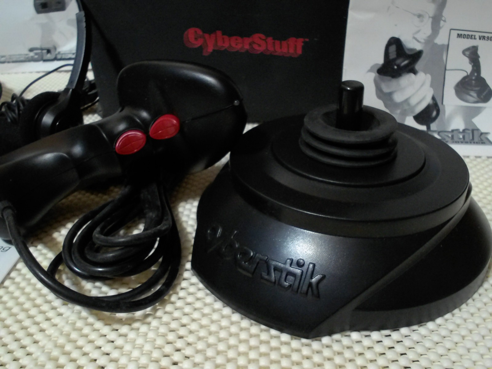 Cyberpak cyberstik model vr9000 cyber3dvisor 3d1000 and CD VR gaming set