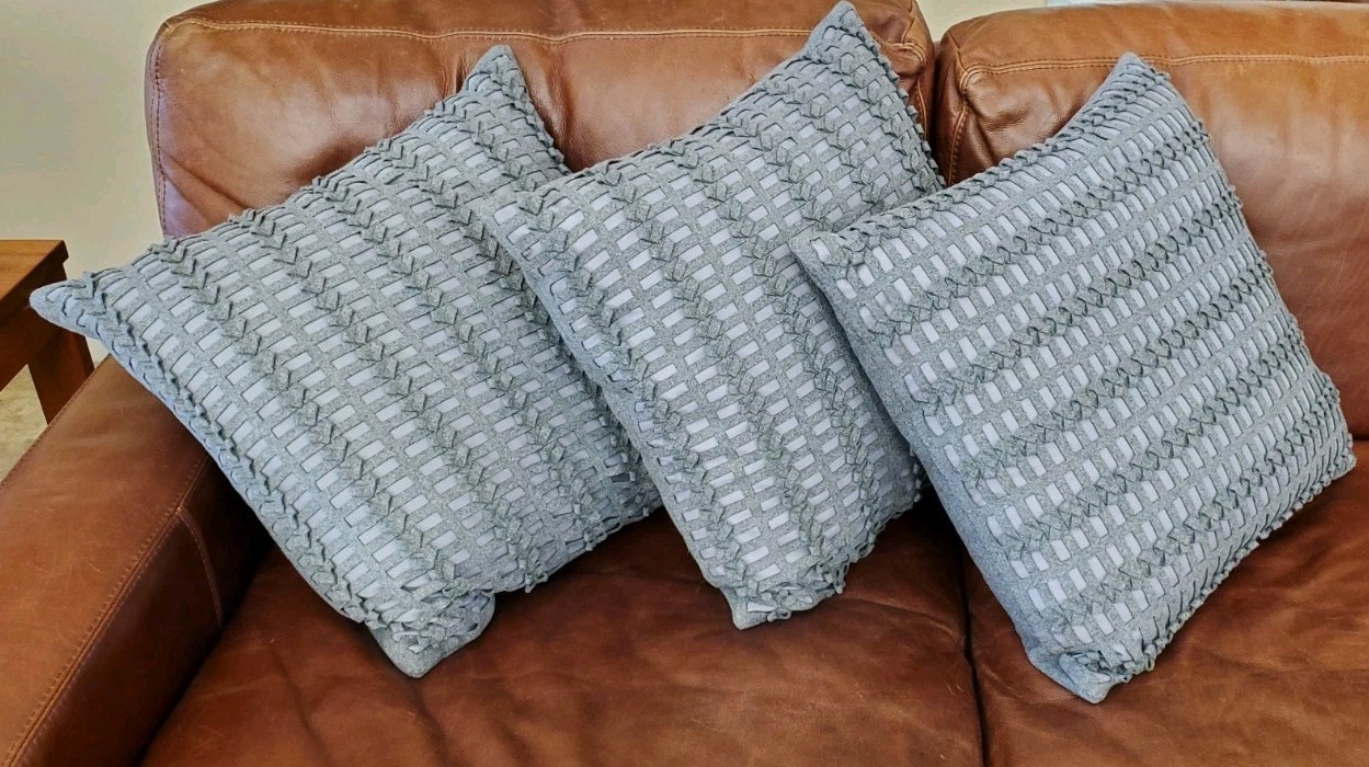 Bernhardt Wool Blend Throw 3 Pillows 21x21 Gray Duck Feather Blend Fill Luxe EUC