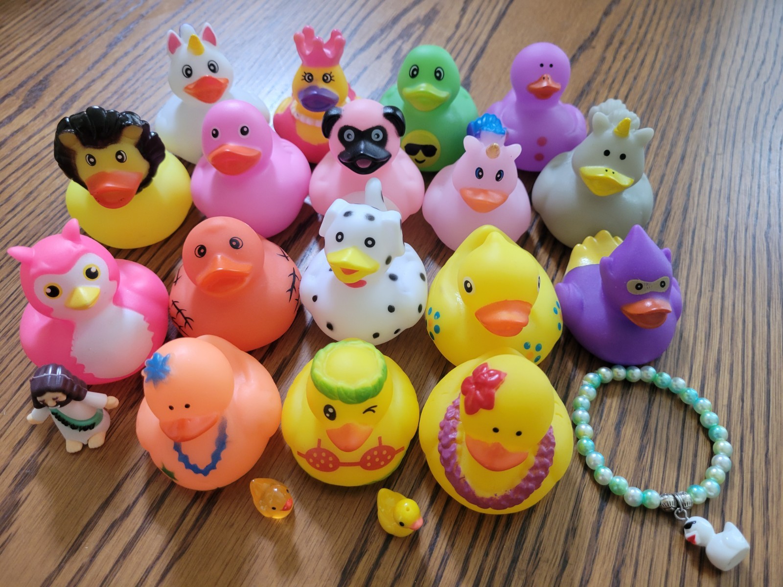 Rubber Duck Lot Cruise Ship Jeep 21 Pc Lot + Bracelet Bath Fun + Little Jesus 🦄
