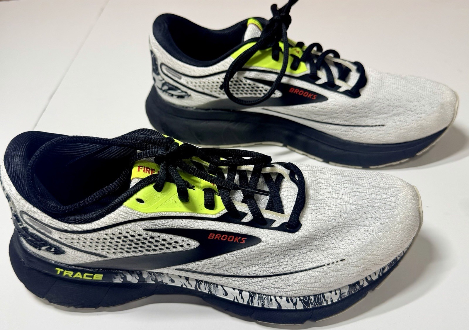 Brook’s Trace 2 Fire Department Black/White Athletic Shoe Size 9