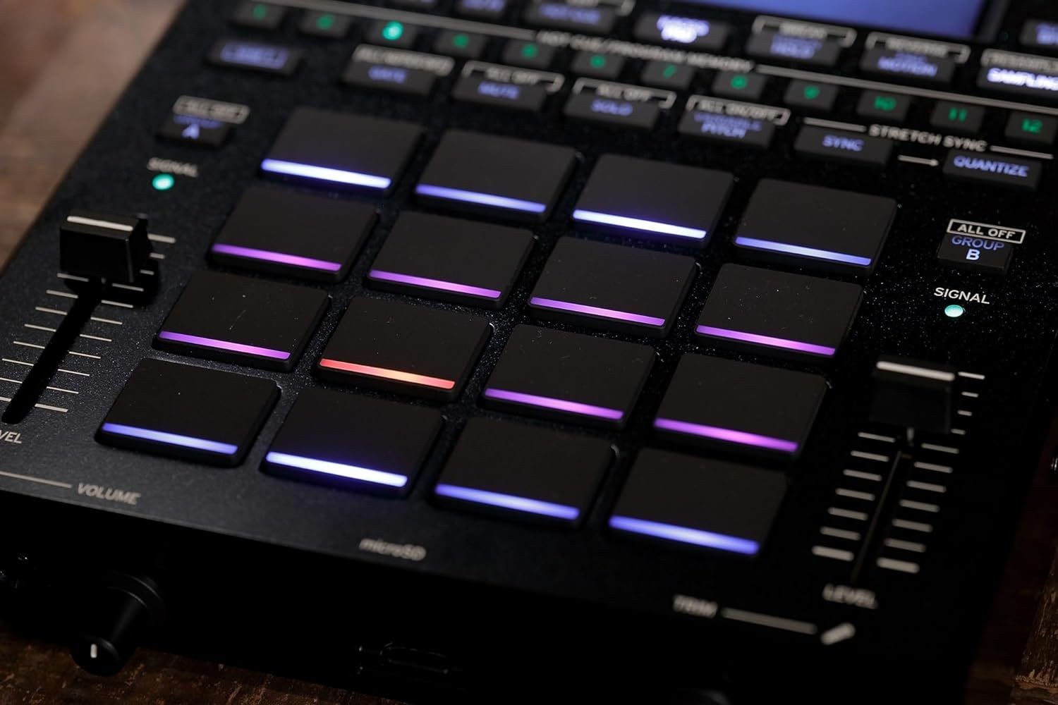 KORG All-in-One DJ Performance Tool KAOSS Replay DJ Effects Pedal/Sampler