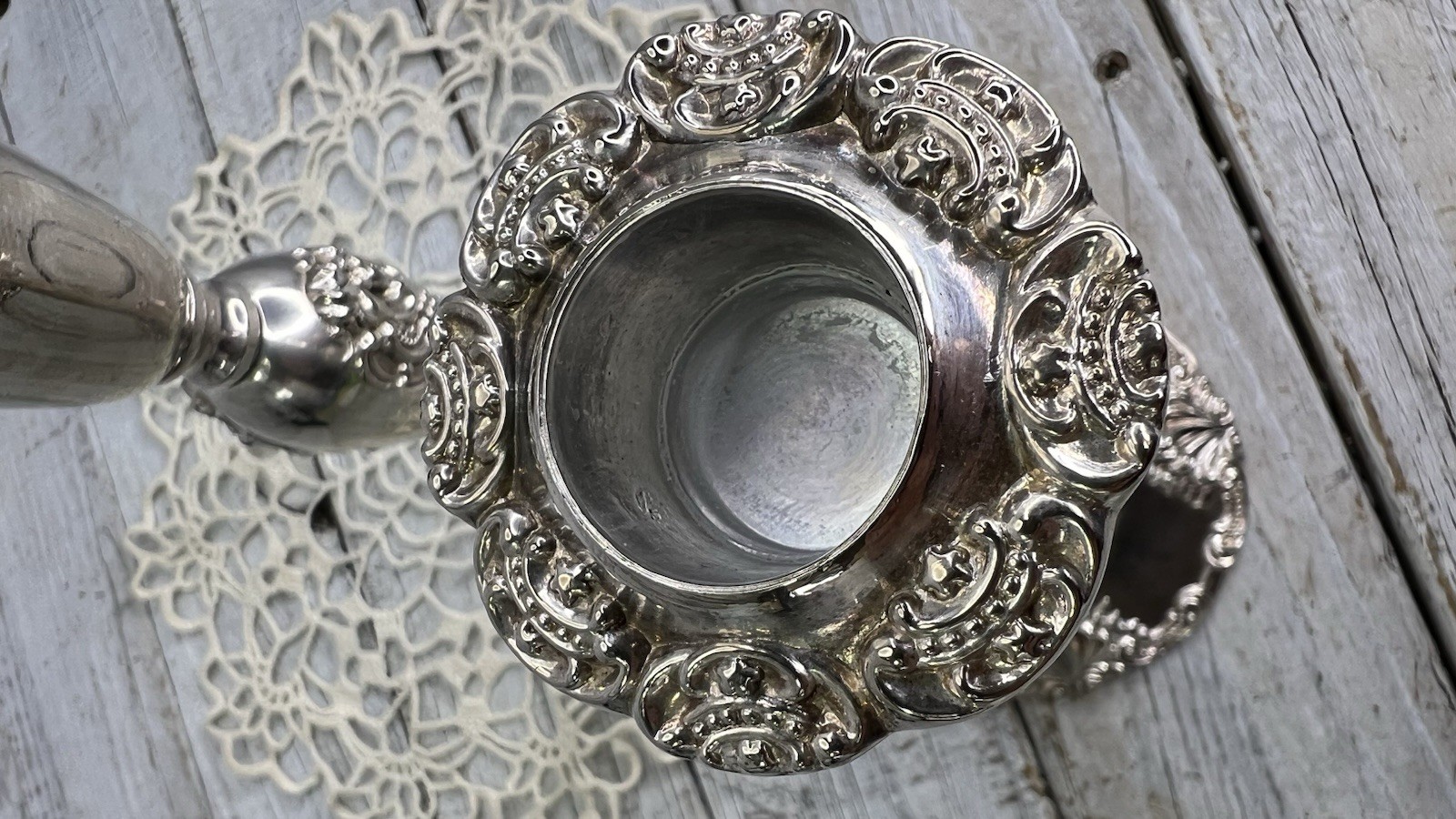 VINTAGE PAIR 2 GODINGER SILVER PLATED 8 25” CANDLESTICK BAROQUE GRAPE PATTERN 🩶