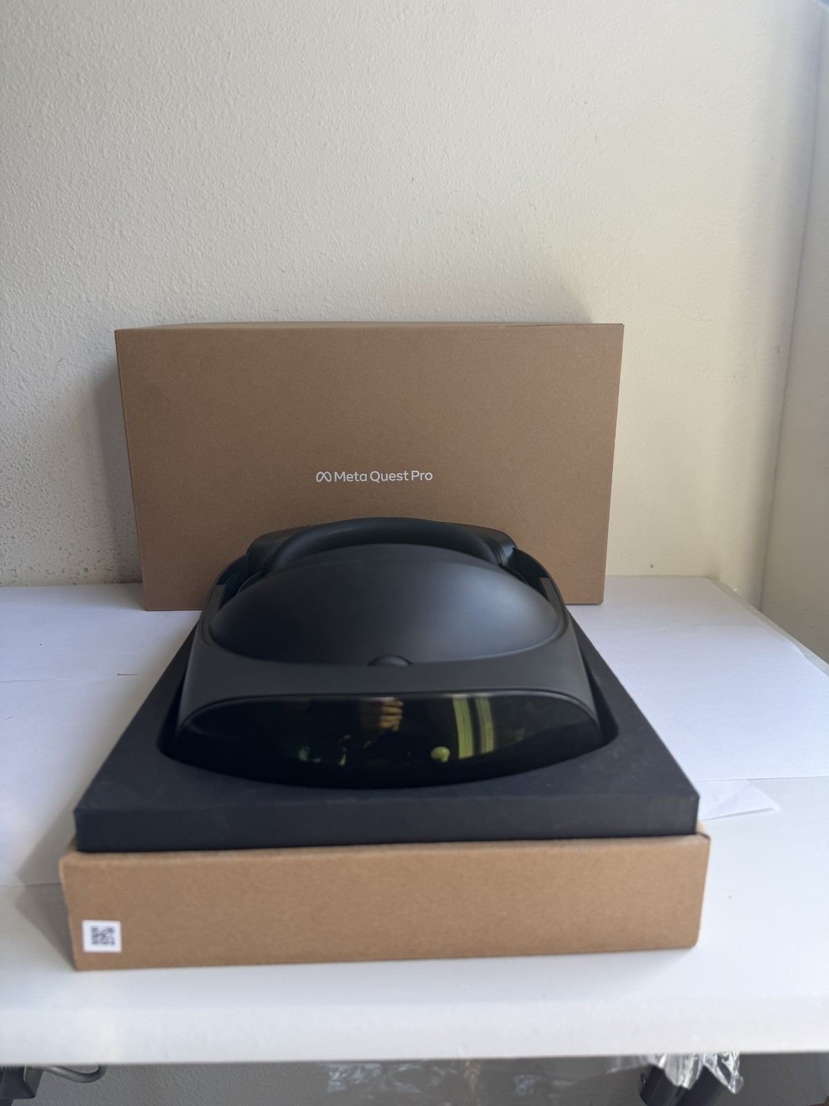 Meta Quest Pro VR Headset 256GB Used fully functional - Headset W Box and Extras