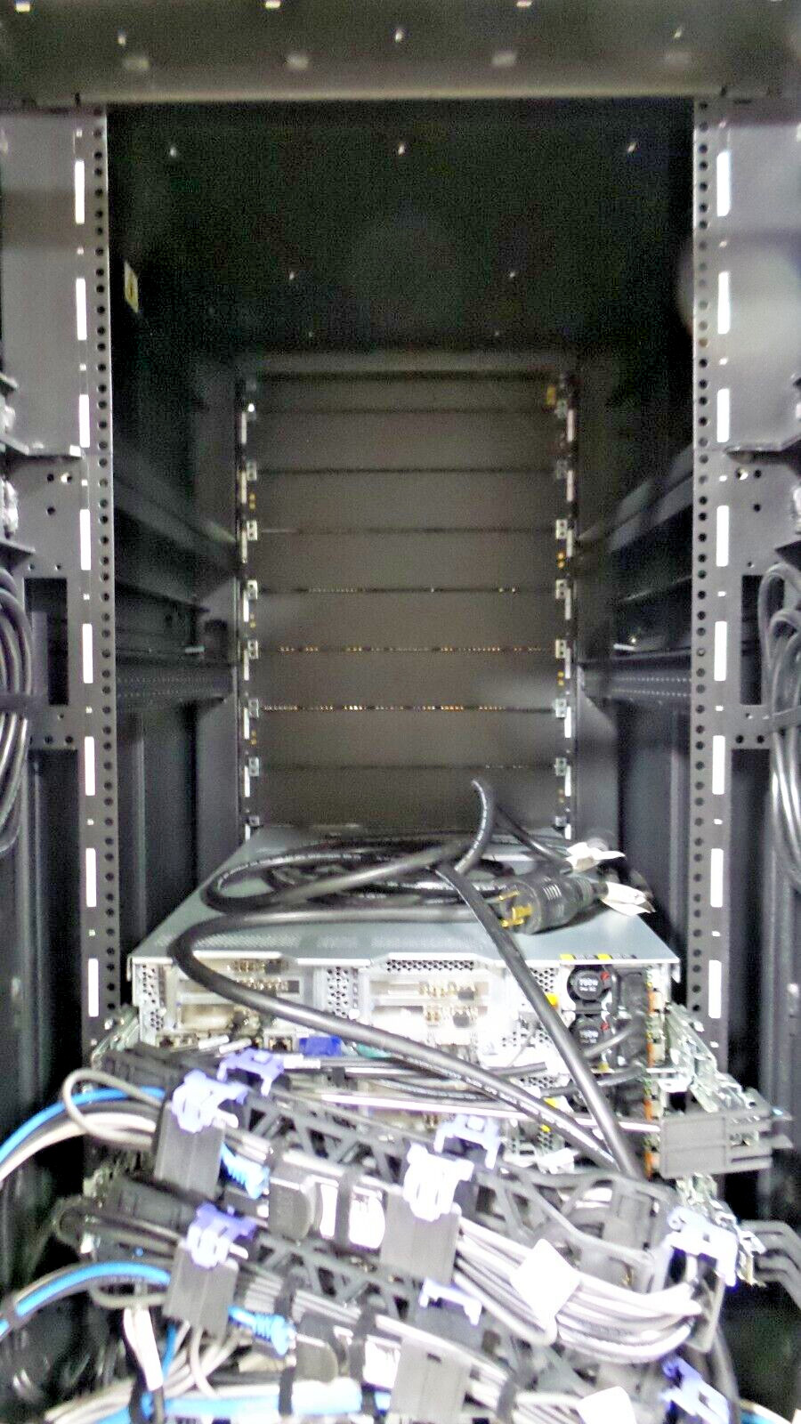 IBM Pure Data 3565 Storage Machine Type 9308, Model: 4CX Blade Canter H