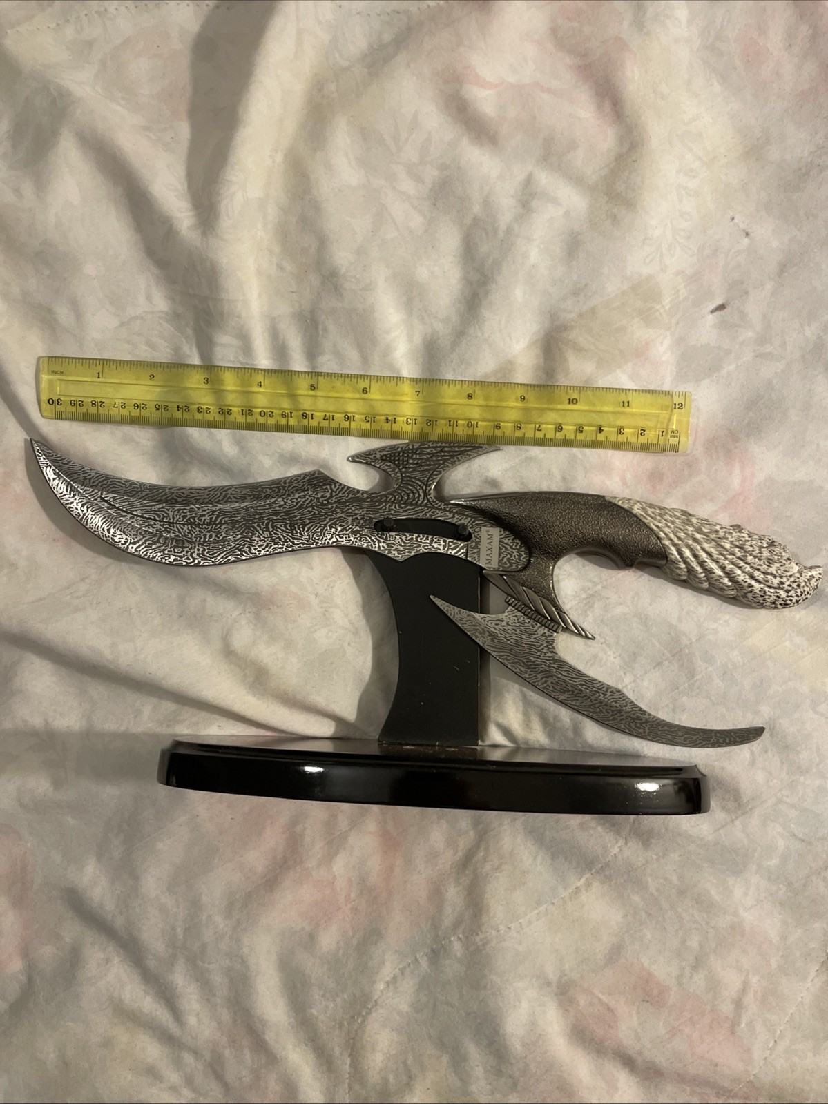 ￼ fantasy dagger