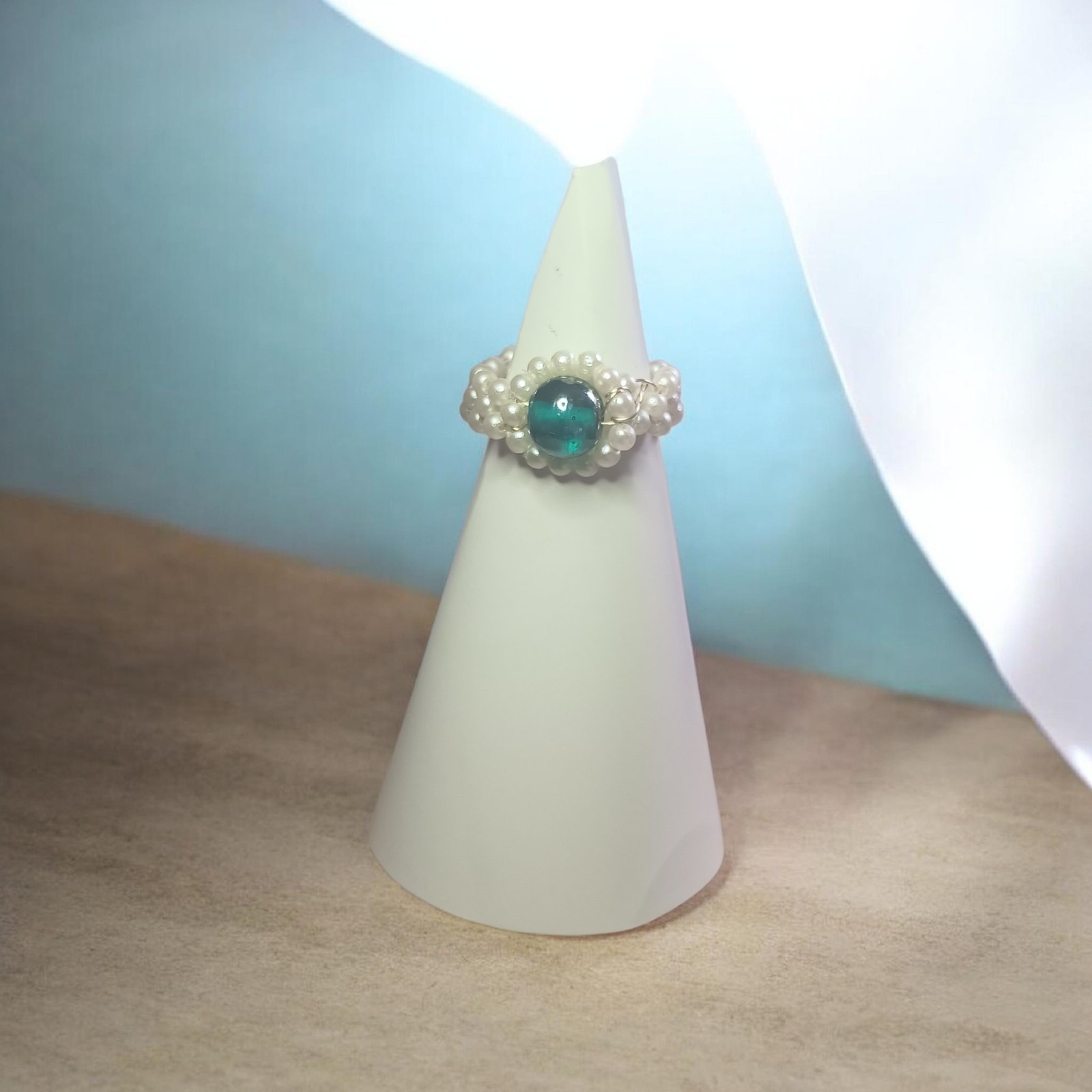 26104 Handmade Pearl And Blue Beaded Ring