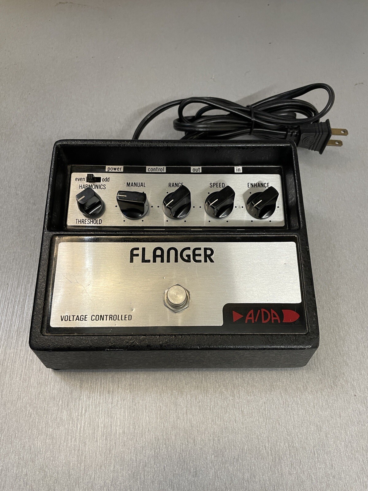 A/DA Flanger 1970s - Silver. Panasonic MN3010 bucket brigade chip.