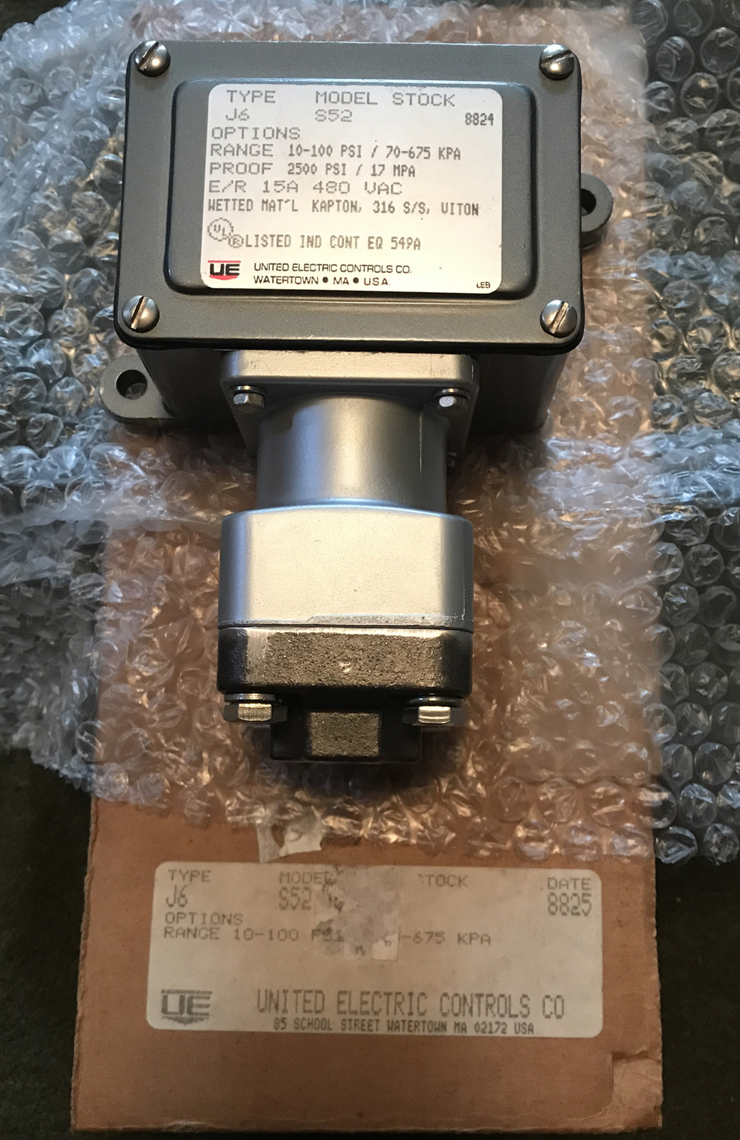 UNITED ELECTRIC CONTROLS J6 S52 PRESSURE SWITCH 15A 480 VAC USA 353302-8