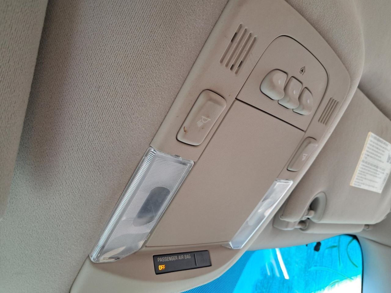 DTS 2007 Glove Box 4830433