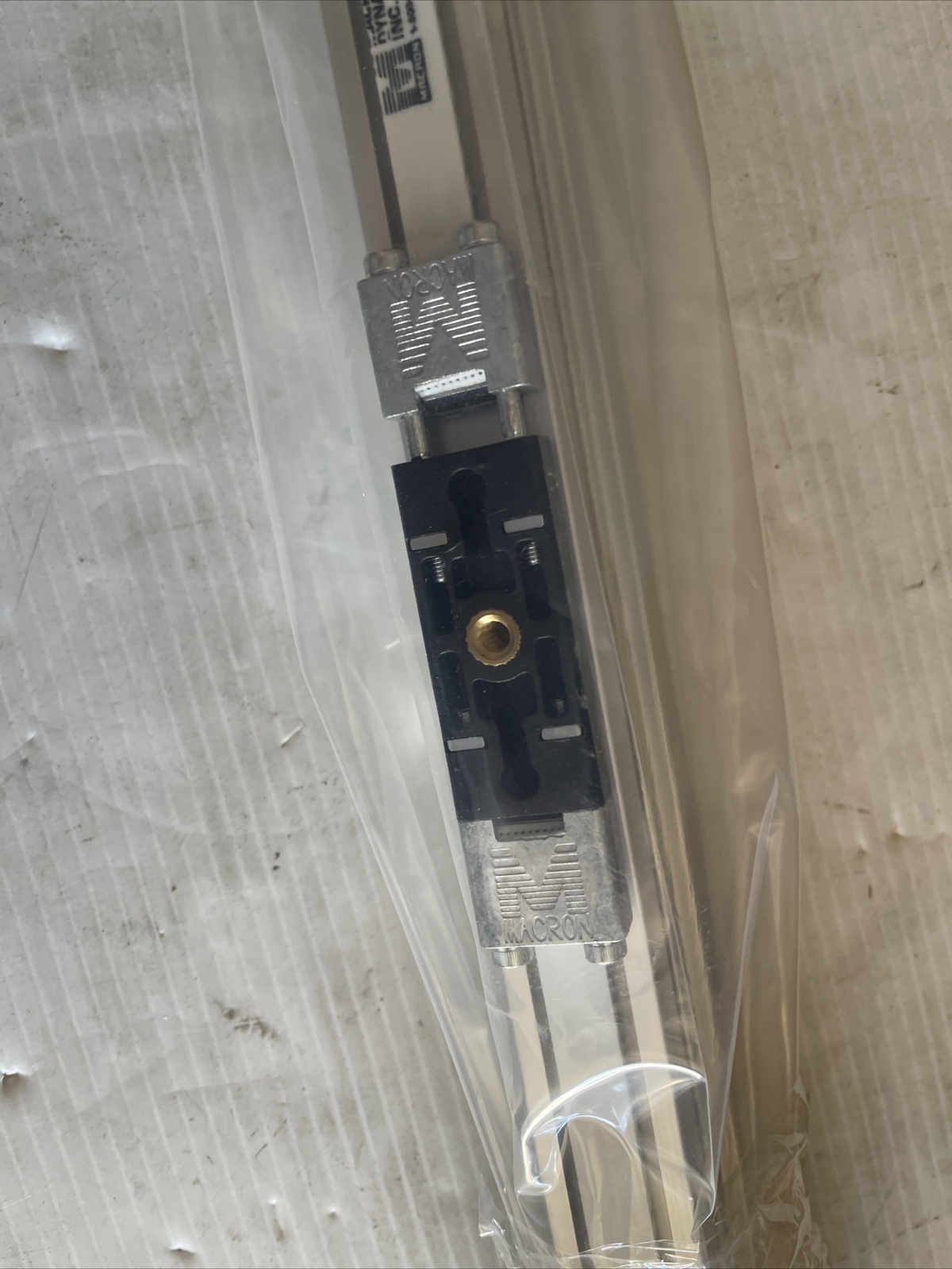 Macron Linear Rail Actuator 10935C01 NEW
