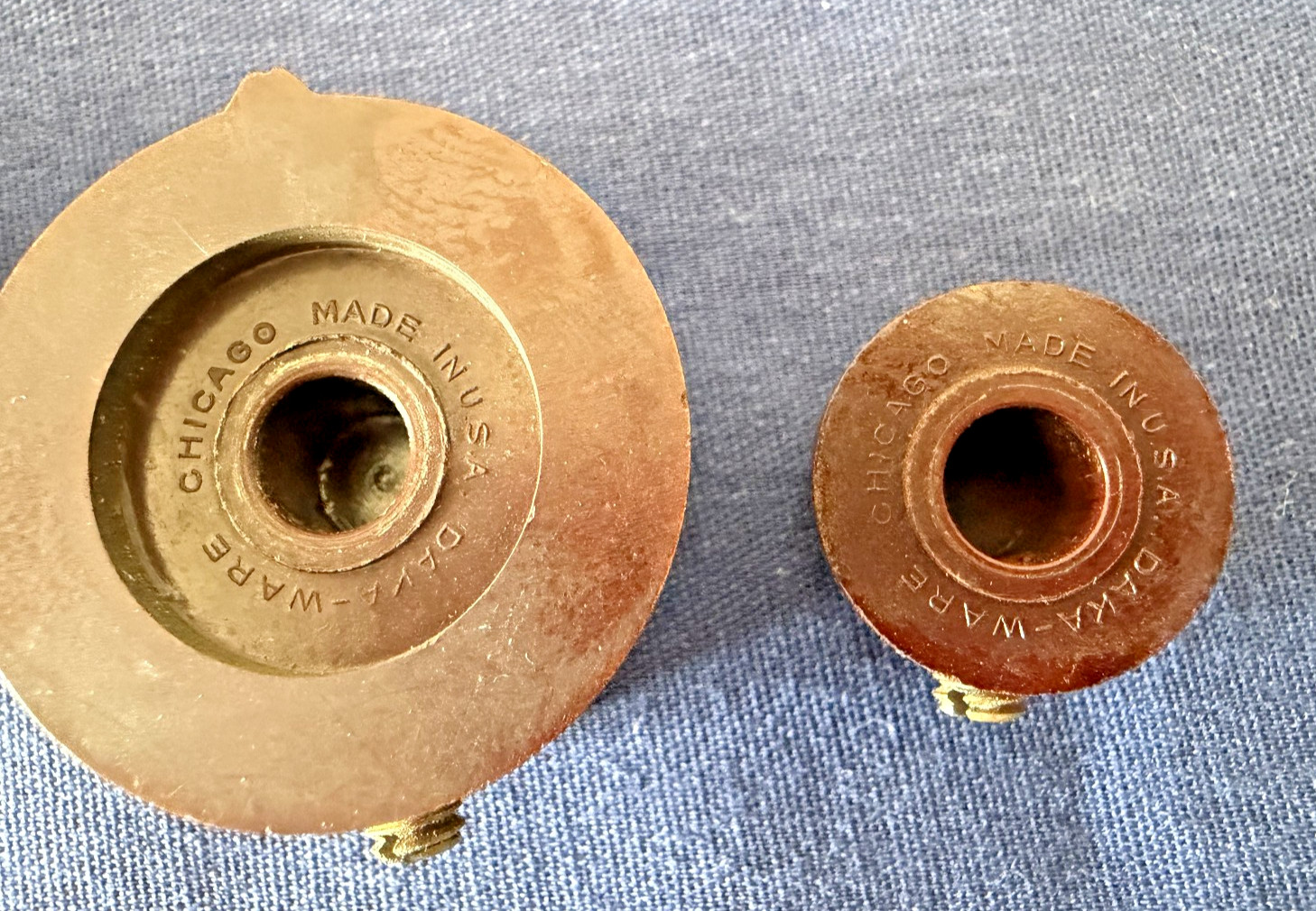 VTG lot Daka-Ware Brown Bakelite Knobs pointer fluted dual stacked concentric