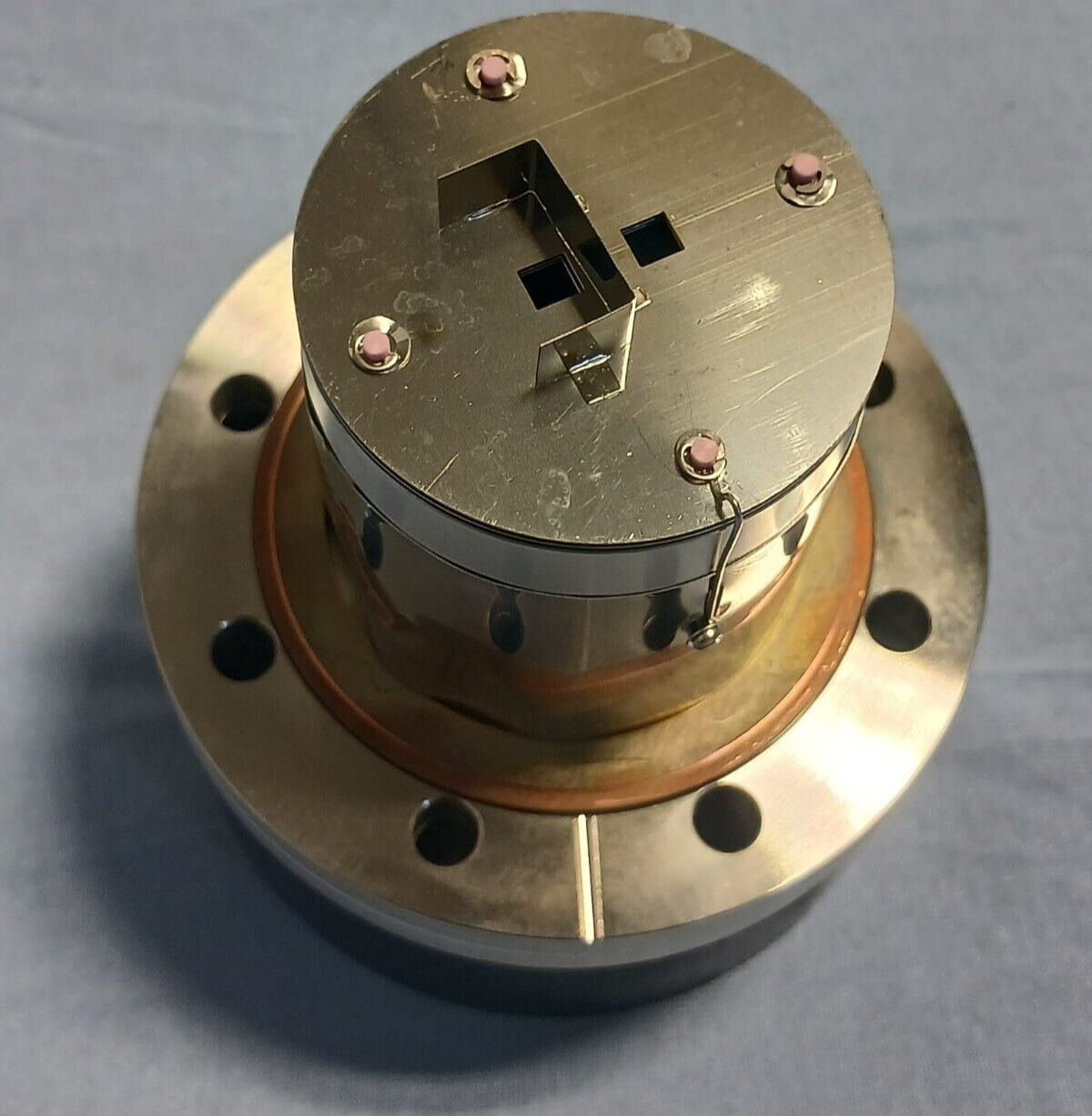 High-Precision Spectrometer Vacuum Chamber Electronic Interface Component