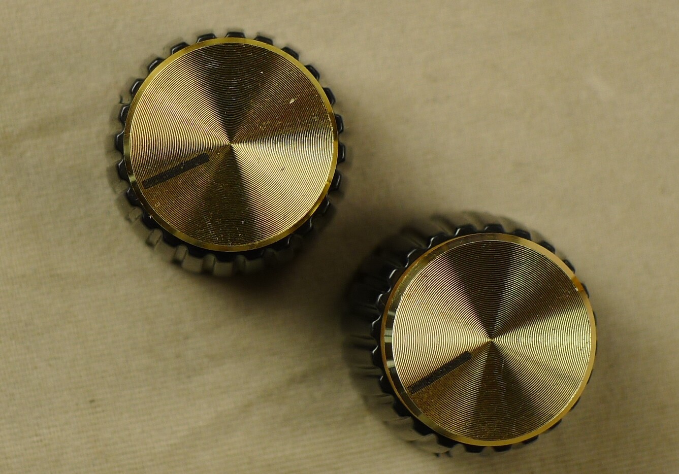 12 pcs Amplifier Knobs Black With Gold Cap Push-On For Marshall AMP Combo