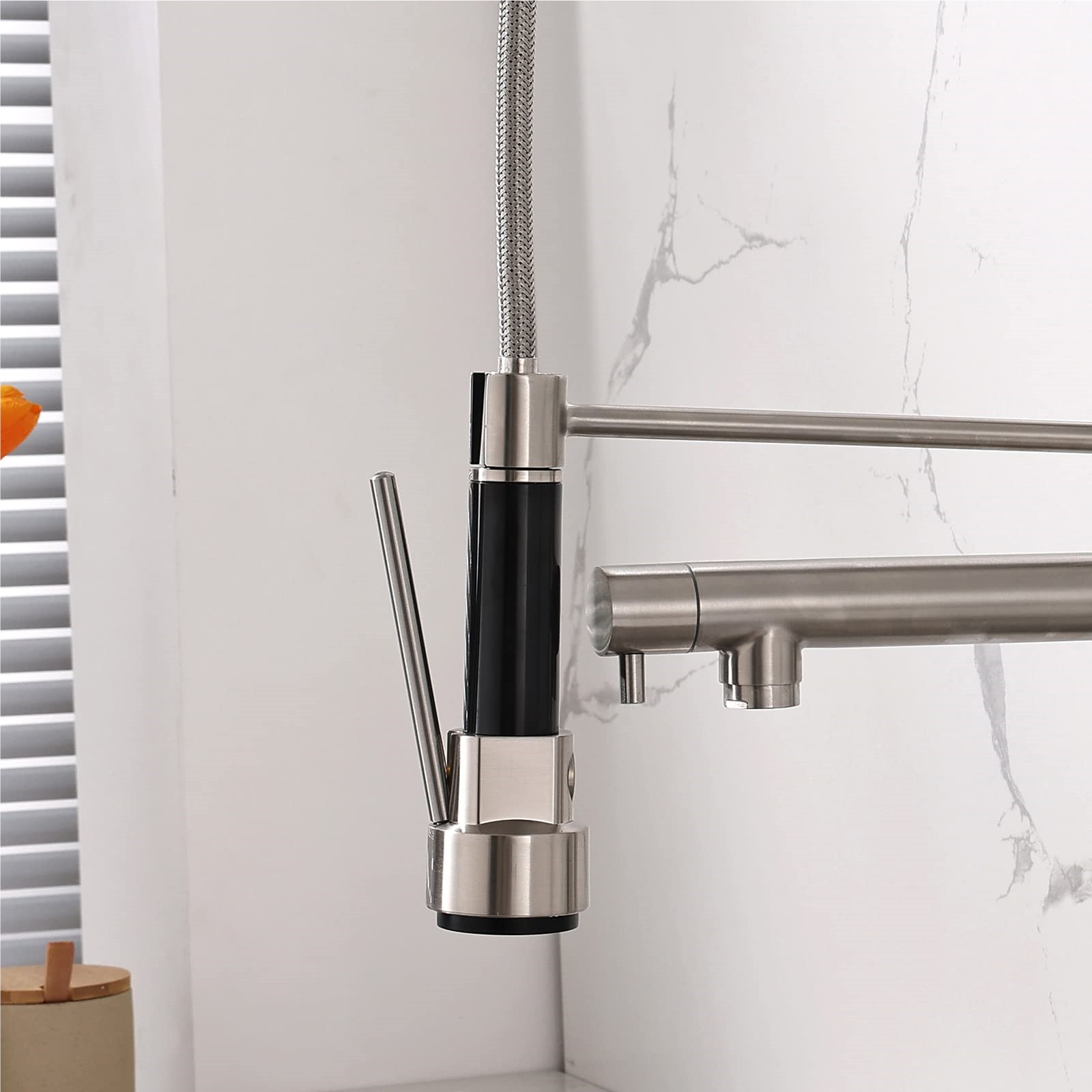Single Handle Pull Down Sprayer Kitchen Faucet with Touchless Sensor & Deckplate