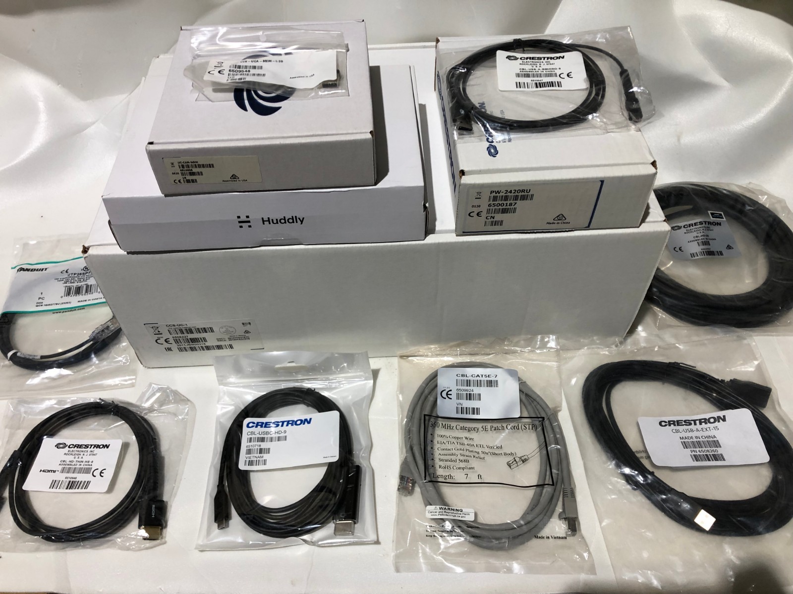 Crestron UC-M150-Z KIT Crestron Flex Tabletop Large Room Video Conference System