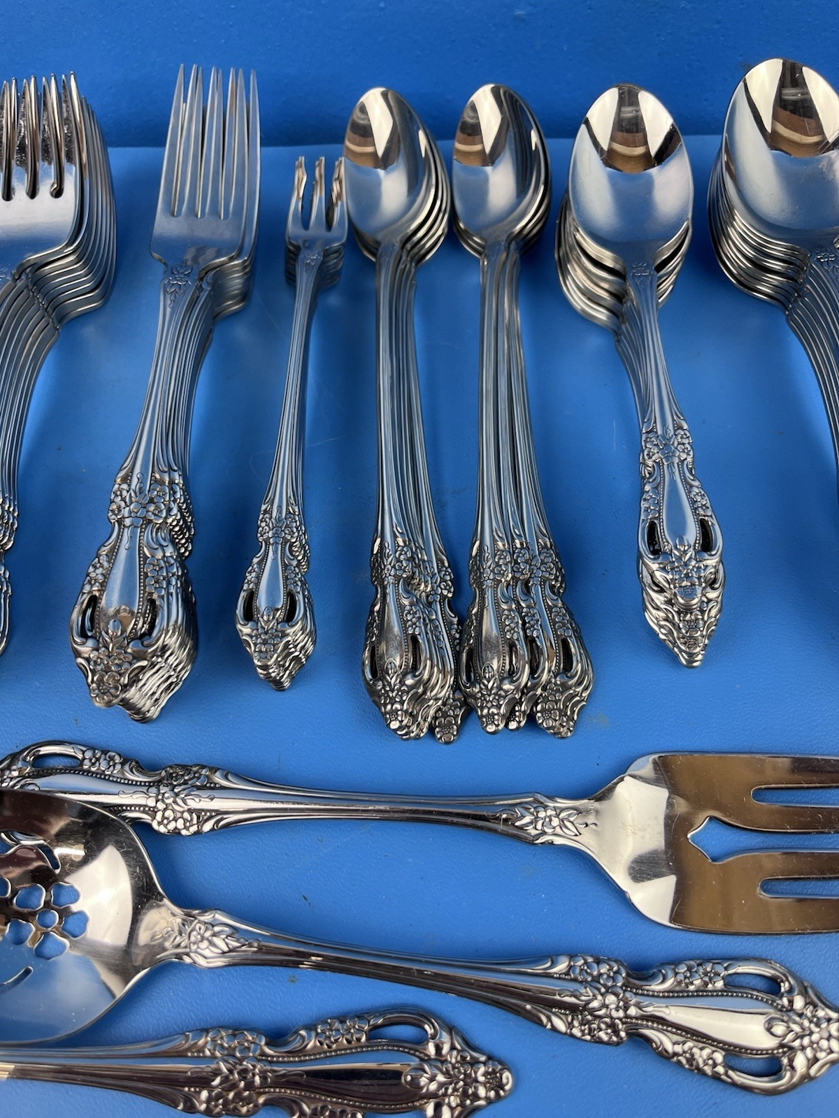 Vintage 77 Pc Oneida Raphael Stainless Flatware Set Service Hostess Pieces