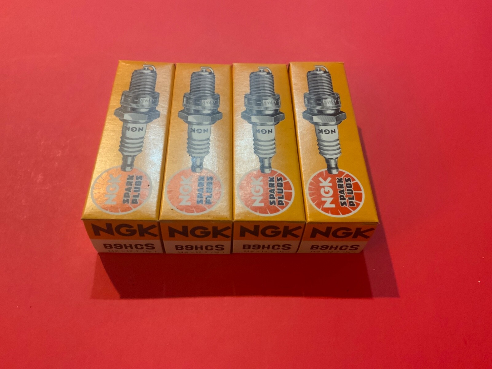 4 NOS NGK B9HCS SPARK PLUG FAST SHIPPING KAWASAKI H1 H2