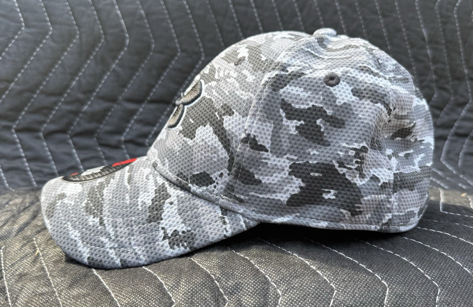UNDER ARMOUR Camo Men's Stretch Cap HeatGear - BRAND NEW w/tags (MD/L) Great Fit