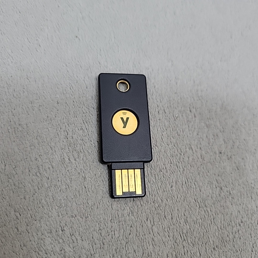 YubiKey 5 NFC USB-A Security Key 2FA FIDO2, U2F, OTP, PIV Passkey Reset - 5.4.3