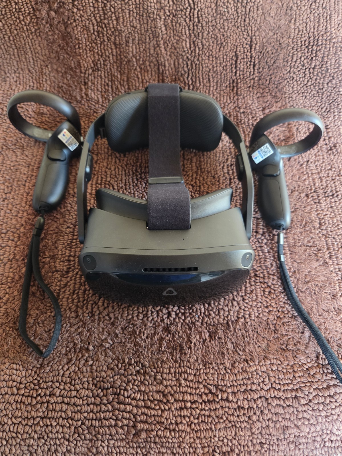 HTC Vive Focus 3 VR Headset –Full Kit, Controllers Play VR Games