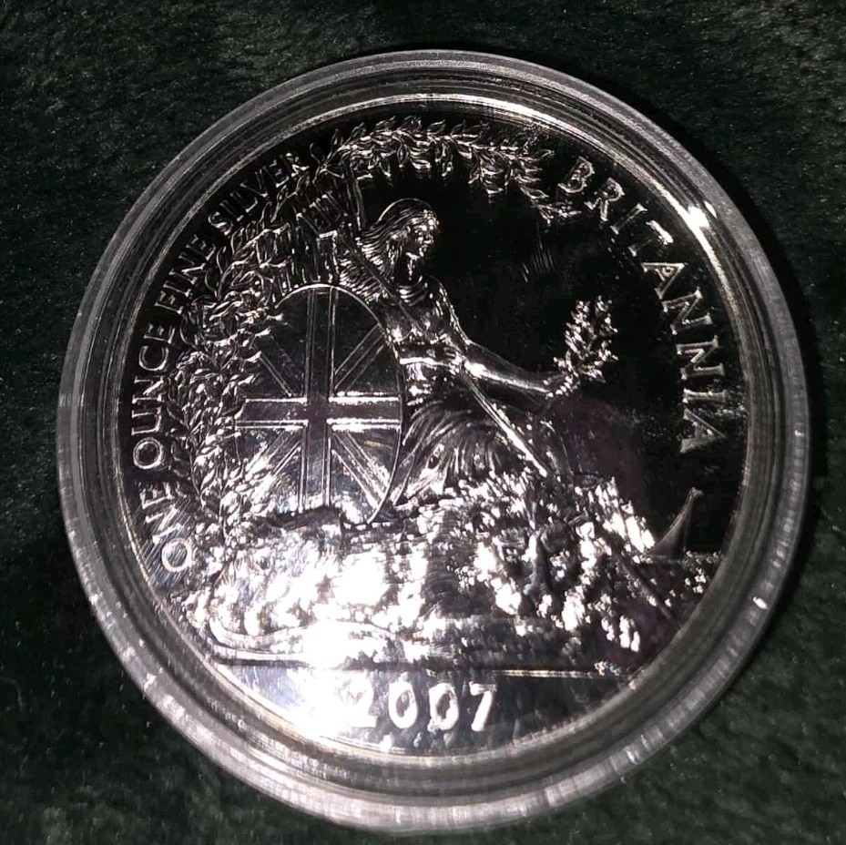 2007 1oz fine .958 silver Britannia coin - Royal Mint - in capsule