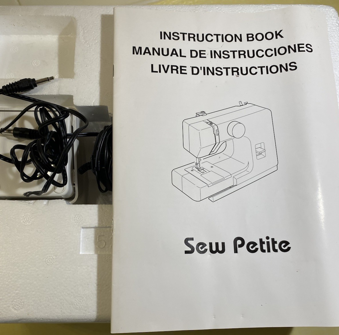 Janome Sew Mini PETITE Sewing Machine 525 With Manual Boxed -Missing Bobbin
