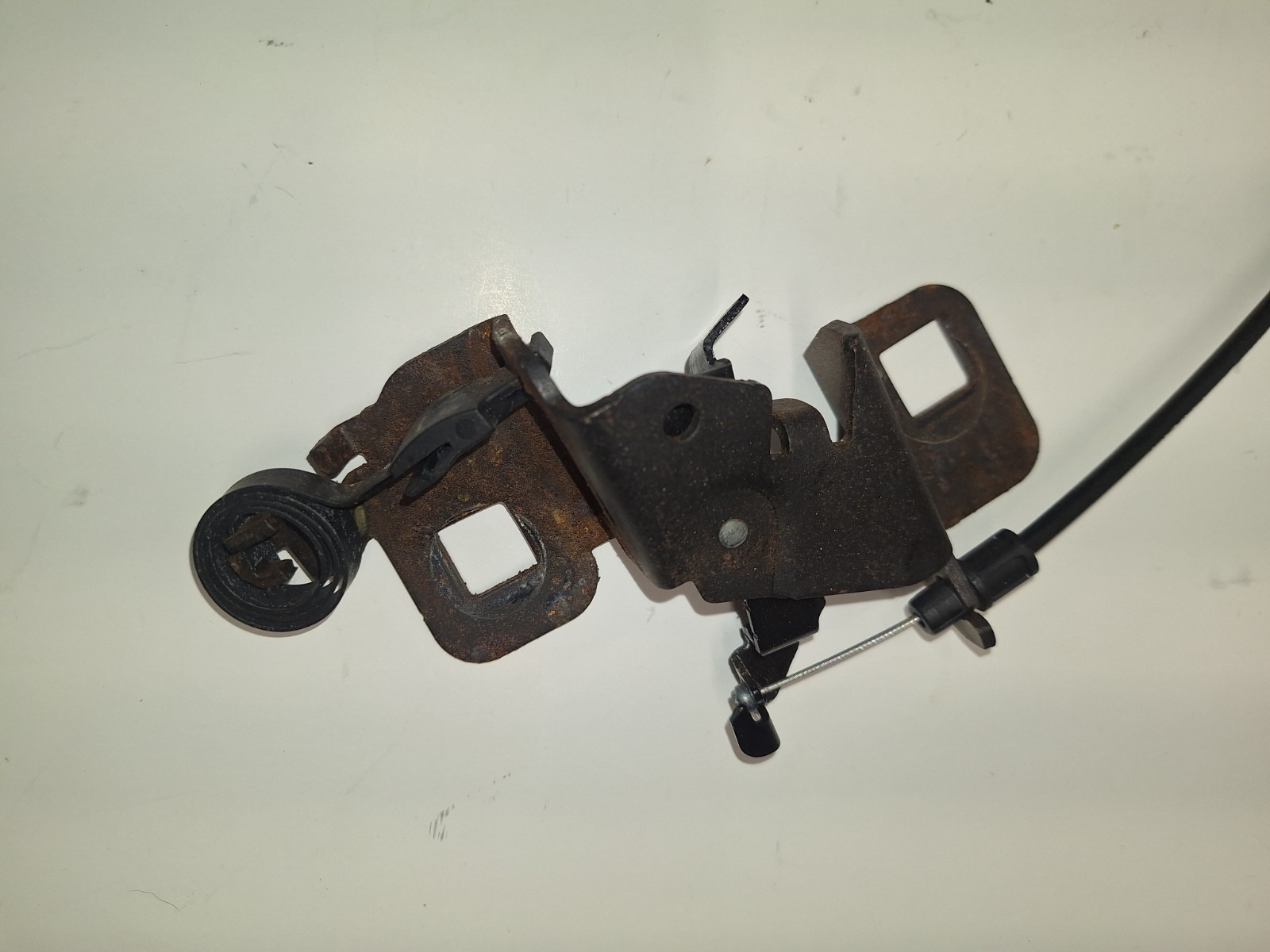 2008 CADILLAC CTS OEM REAR TRUNK LOWER LOCK LATCH WITH EMERGENCY RELEASE