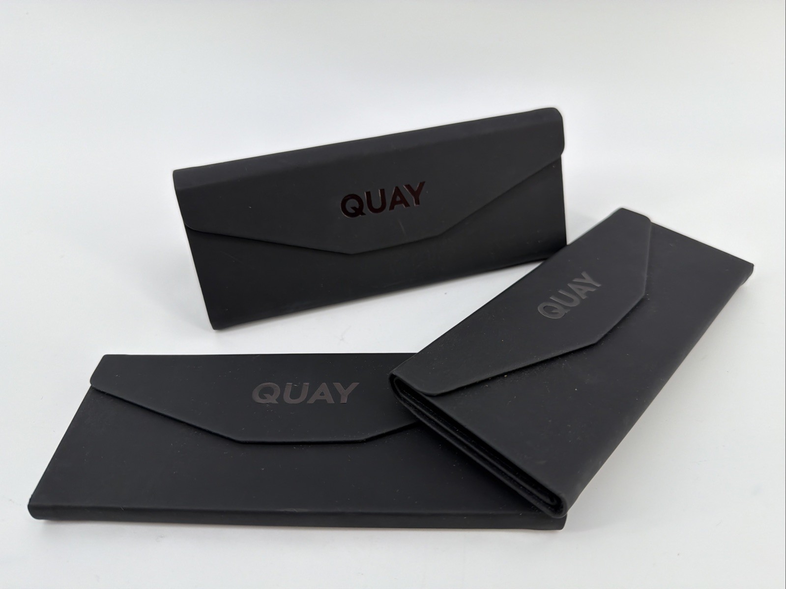 Quay Australia Black Leather Sunglasses Case Storage Pouch Snap Magnetic Glasses