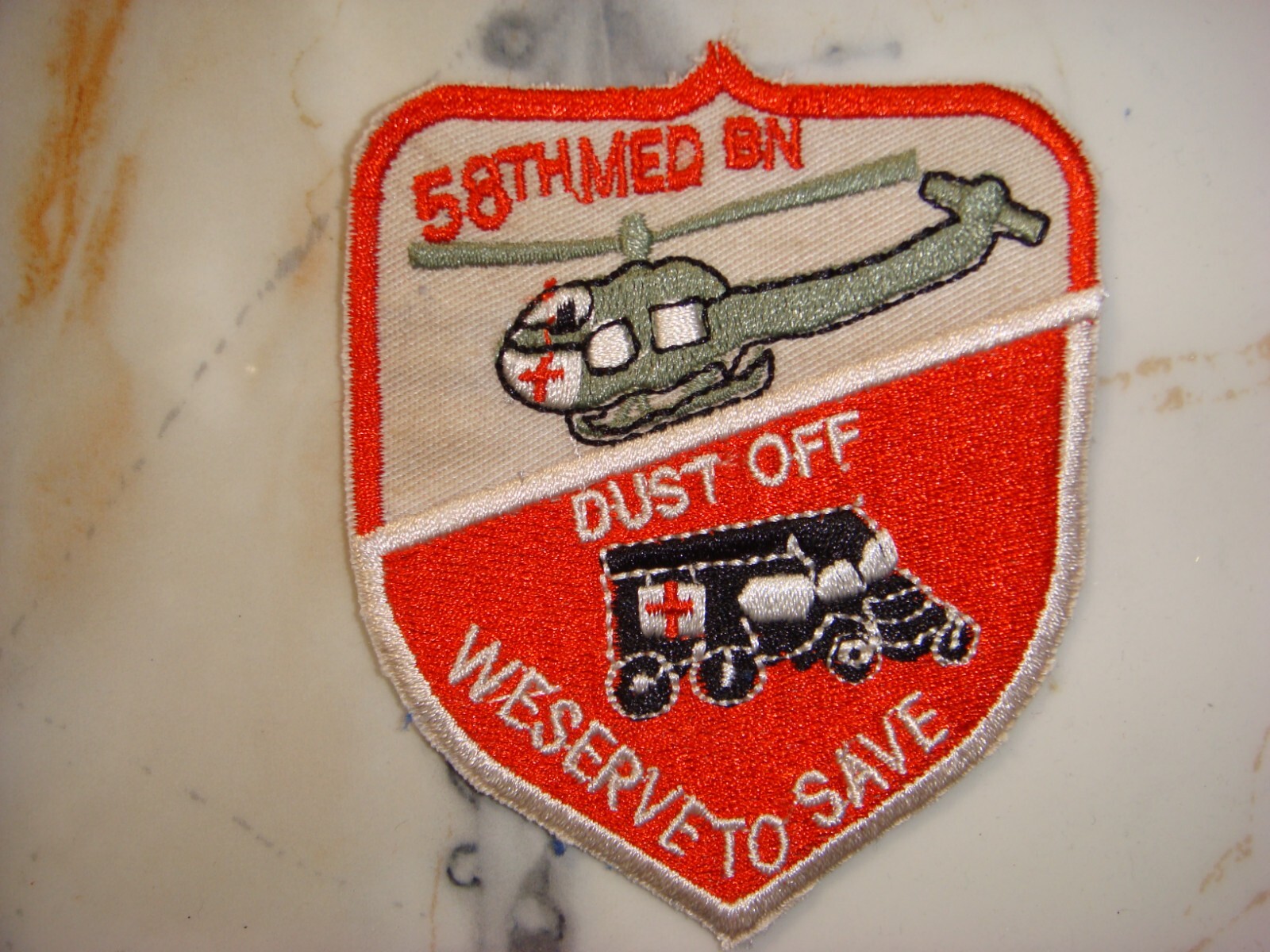 US 58th MEDICAL BATTALION DUST OFF " WE SERVE TO SAVE ",  VIETNAM WAR PATCH