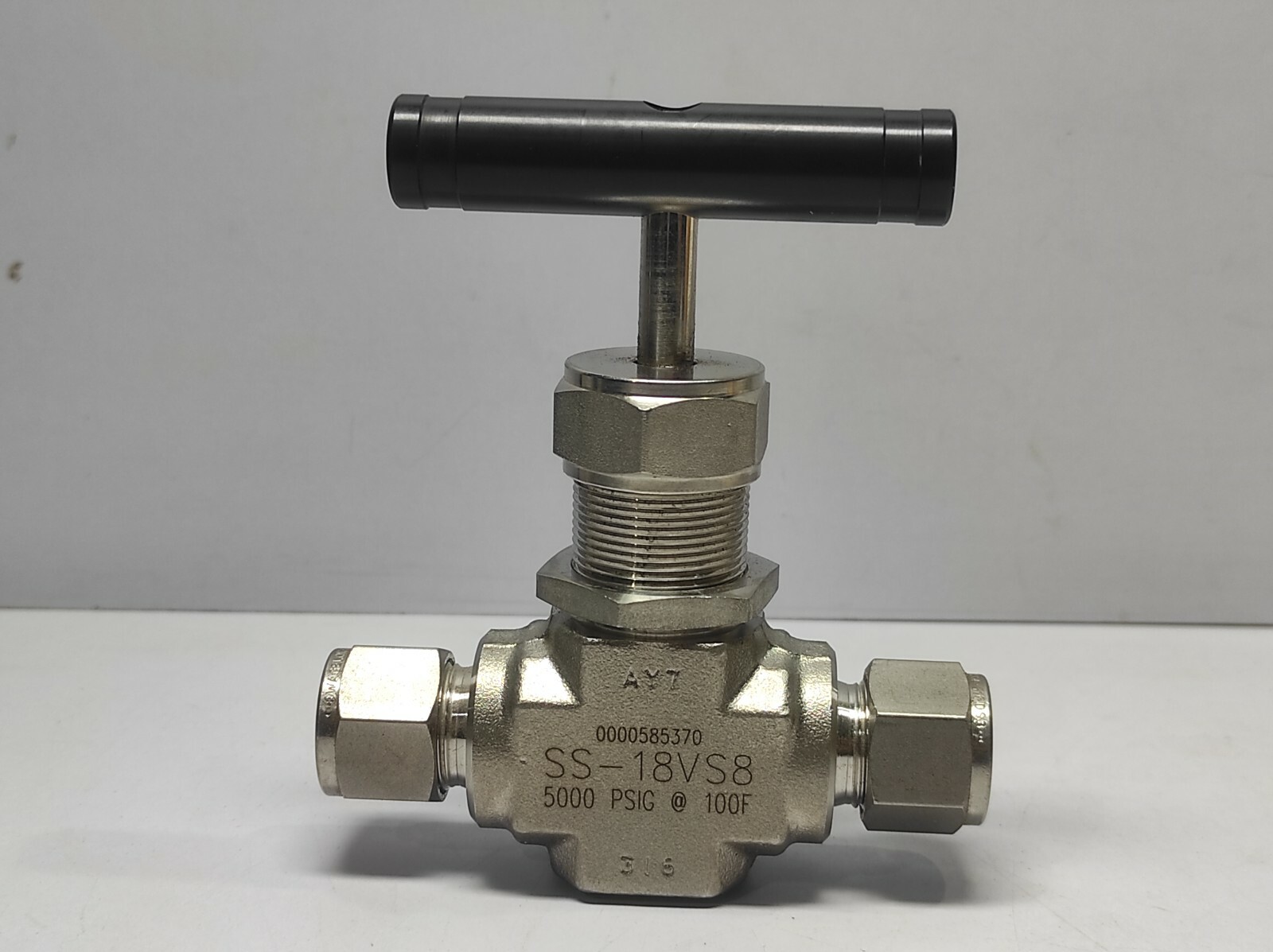 Swagelok SS-18VS8 Needle Valve 5000 PSIG @ 100F / SS18VS8