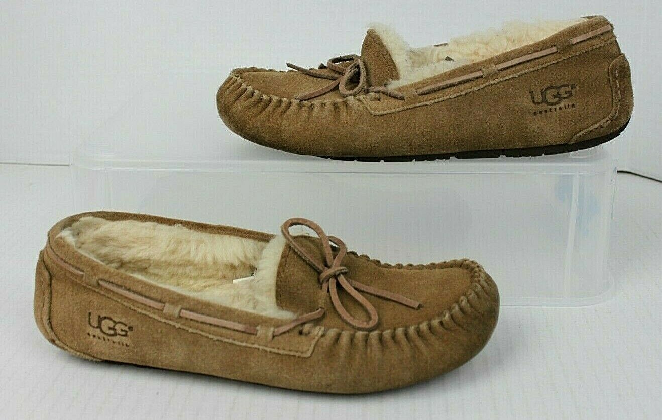 UGG Slip On Shoes Youth Sz 4 = Womens Sz 6 Chestnut Dakota Suede Sheepskin GUC