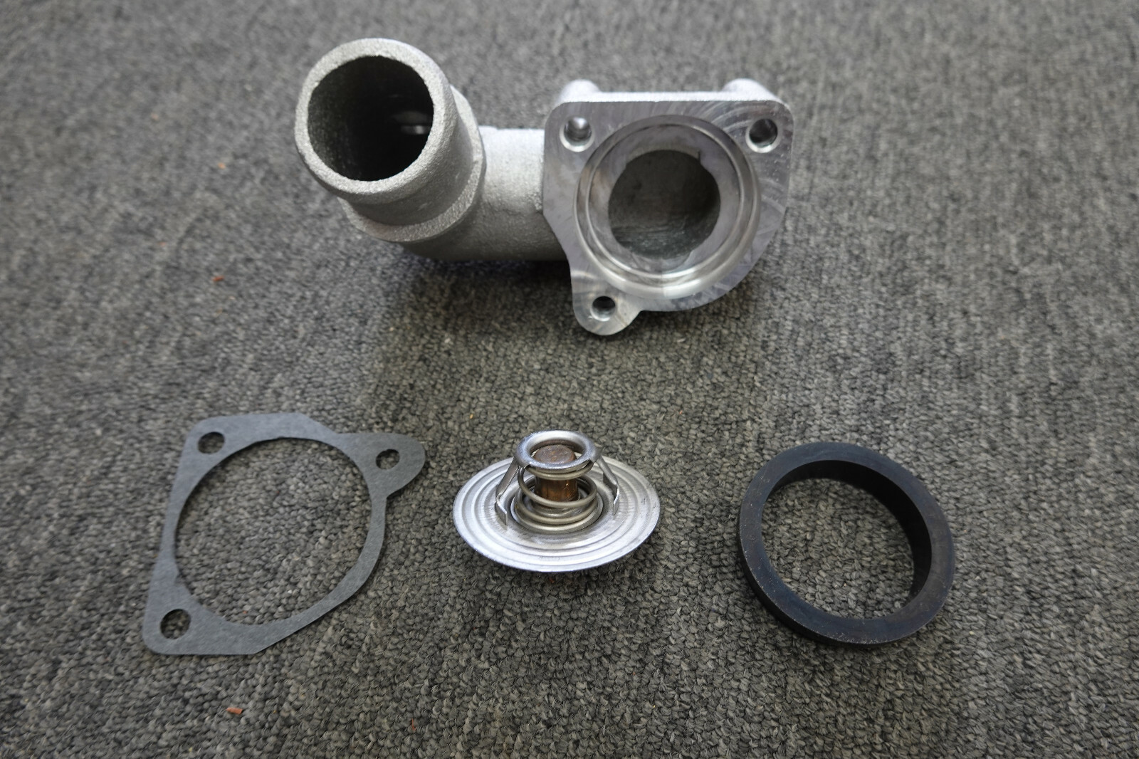NEW 1994 TO 1998 5.9 L6 CUMMINS DIESEL THERMOSTAT HOUSING KIT