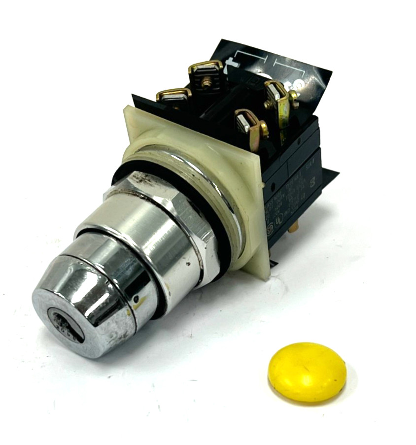 SQUARE D CLASS 9001 TYPE KA-1 KEY SELECTOR SWITCH PILOT DUTY 120-600V *NO KEY*