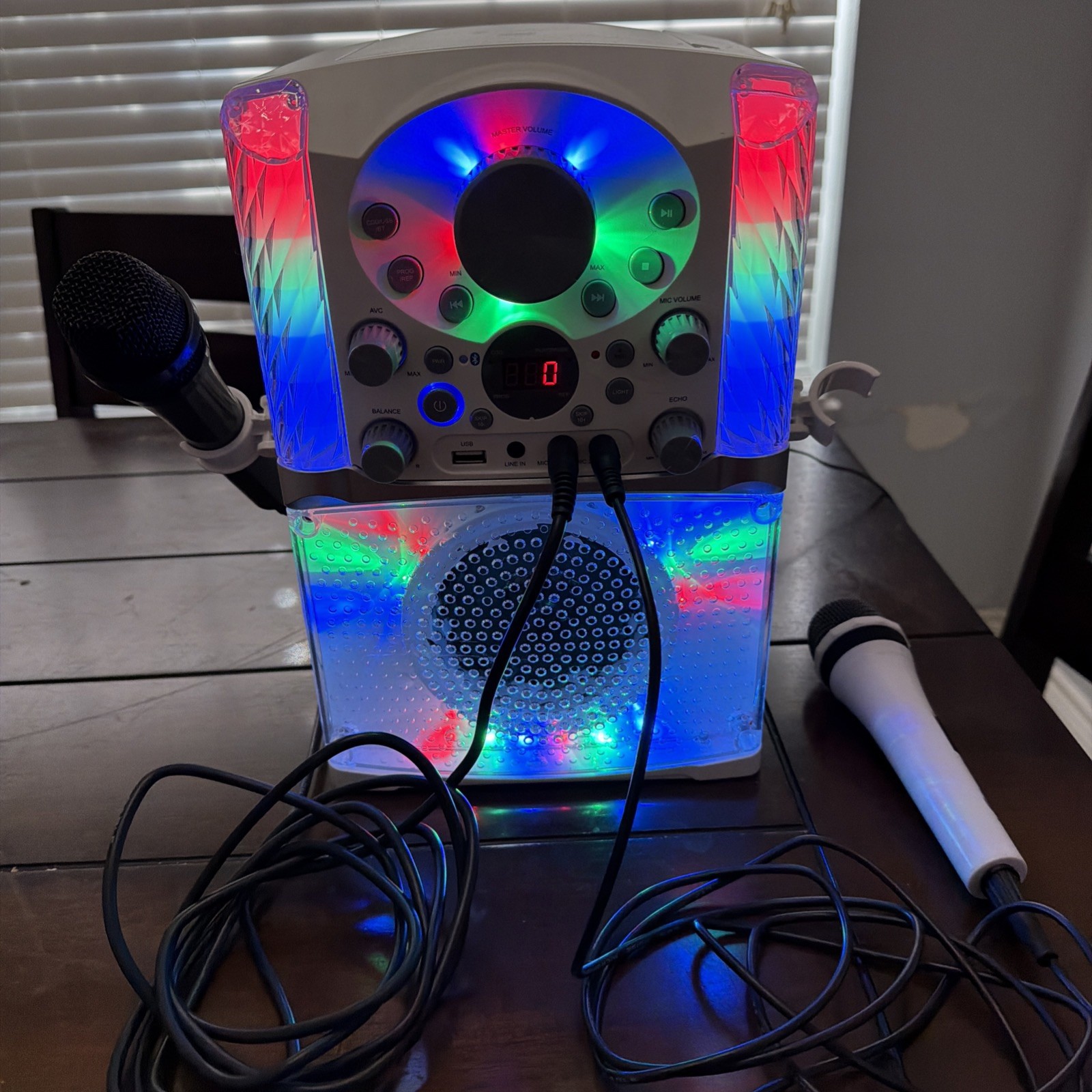Singing Machine SML625BTWD Bluetooth Karaoke System * Mic 2 not working *
