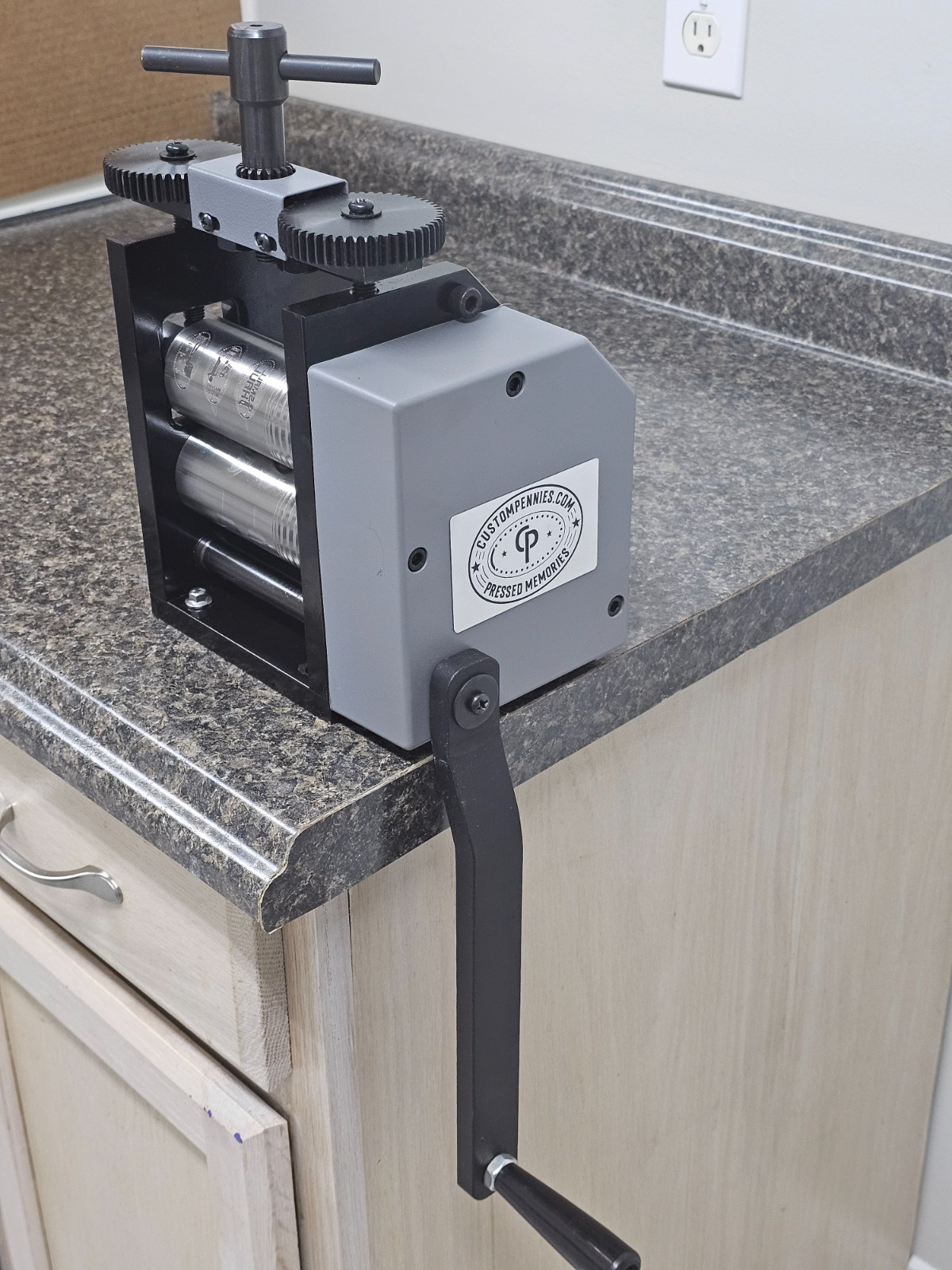 Penny Press Machine with 6 Custom Designs included