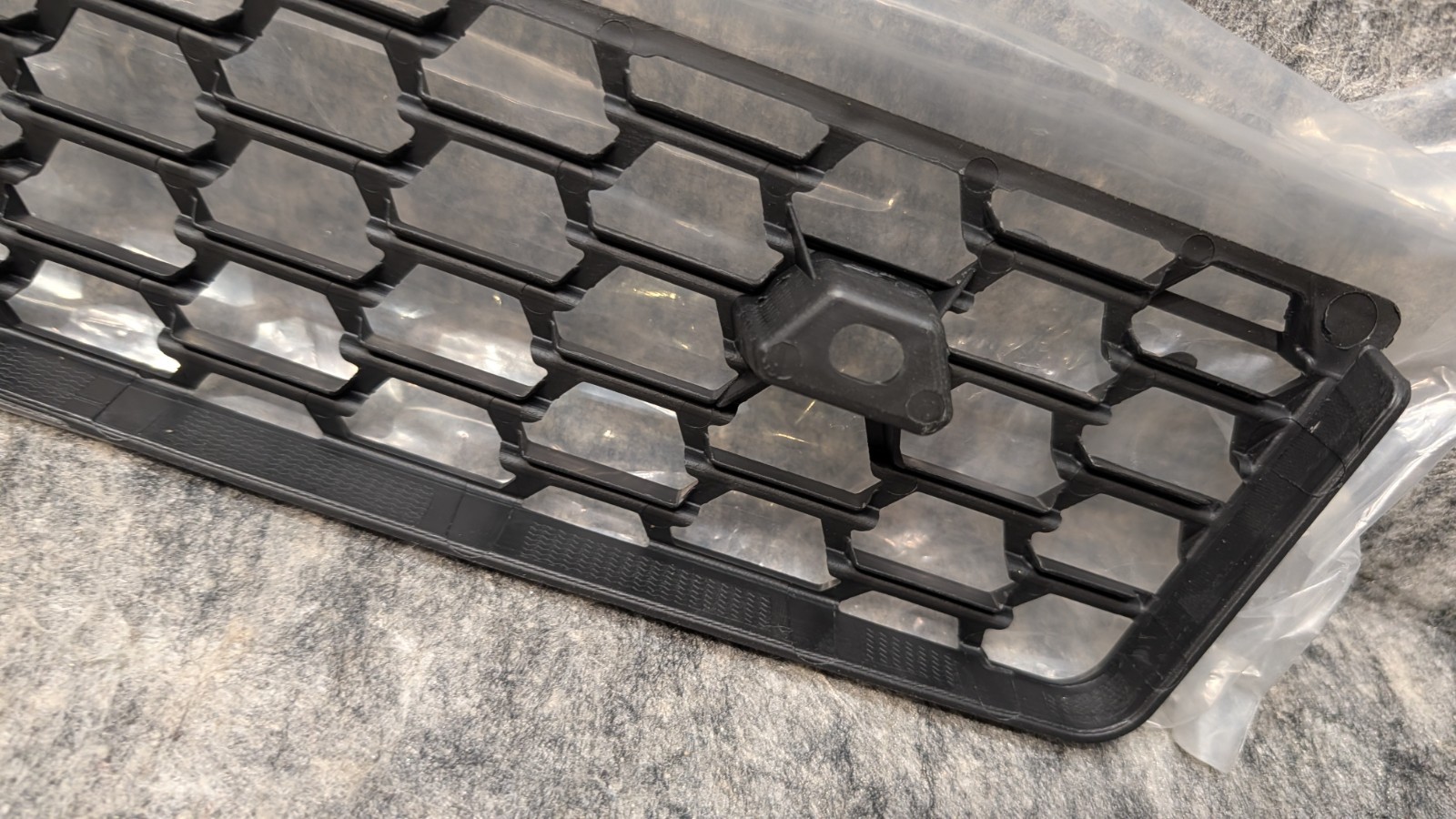 Lower Mesh Grille Insert for 2018-2021 Freightliner Cascadia - Black 🔥New🔥