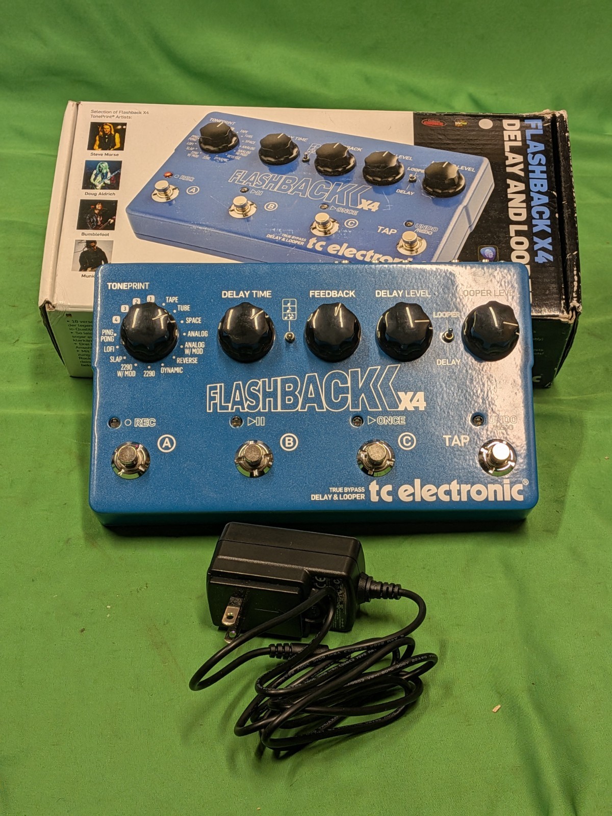 TC Electronic Flashback X4 Looper Guitar Effect Pedal