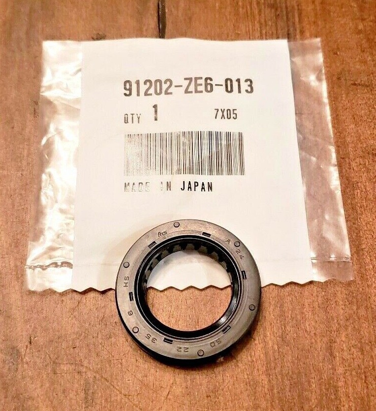 HONDA Oil Seal (22x35x6) GX110 GX120 F400 91202-ZE6-013 Genuine OEM