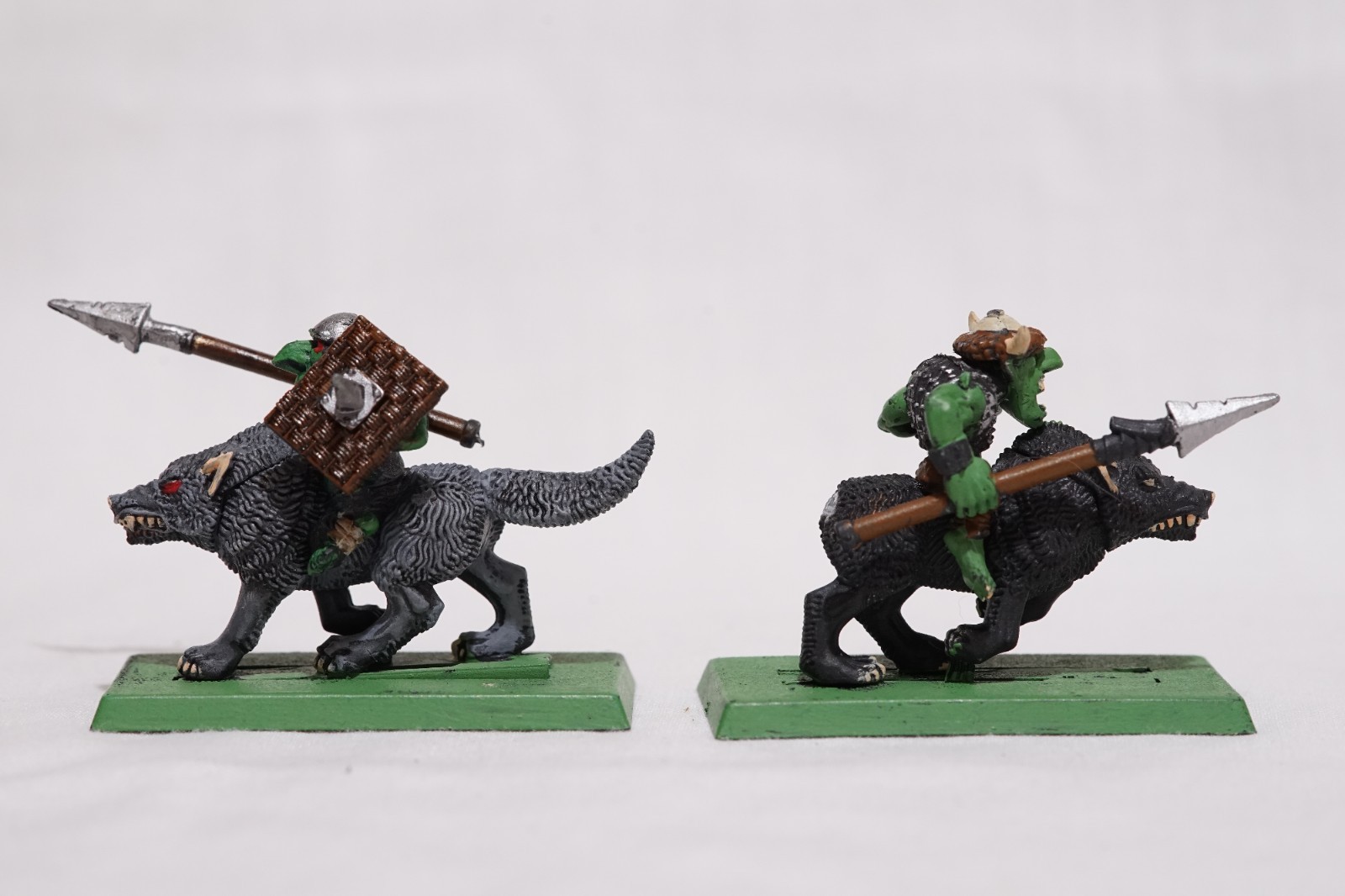 Warhammer Fantasy Goblin Wolf Riders - Painted Plastic Games Workshop OOP