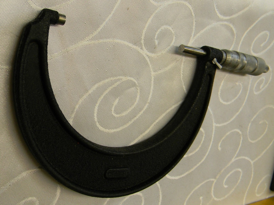 CENTRAL TOOLS 4-5" OUTSIDE MICROMETER #52RL