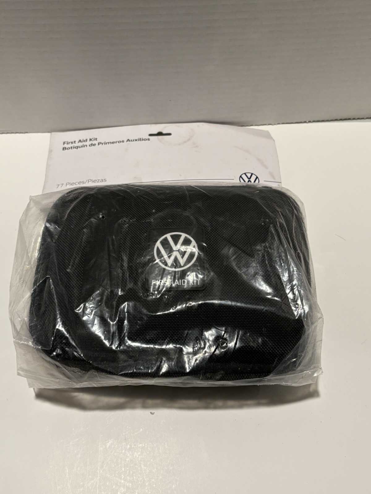 Volkswagen Audi VW First Aid Kit 000.093.108.L.9B9 Brand new, 77 pieces