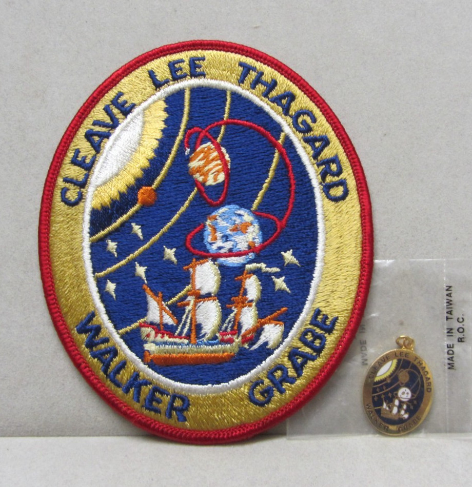 ROCKWELL SPACE SYSTEMS SPACE SHUTTLE STS-30 SOUVENIR  PATCH AND CHARM