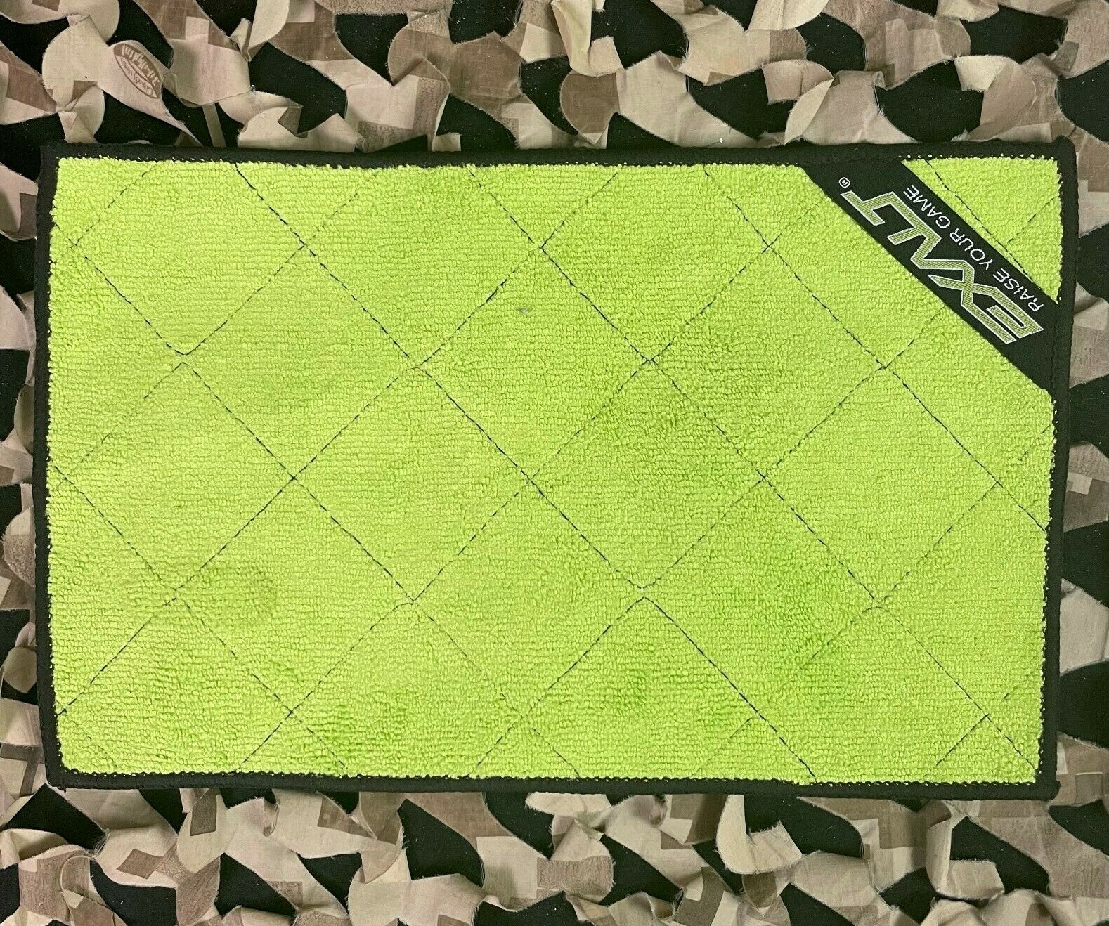 NEW Exalt Microfiber Player Goggle Cloth - Retro