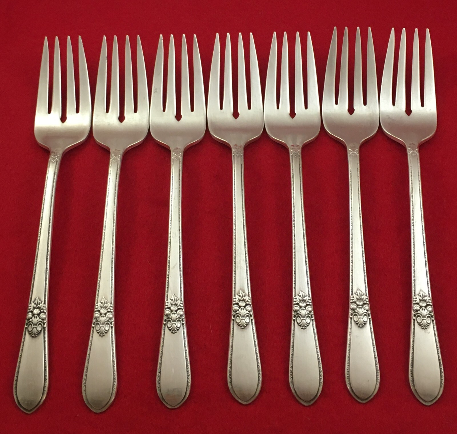 1847 Rogers Bro International ADORATION Silverplate Lot Of 7 Salad Forks 6 3/4"