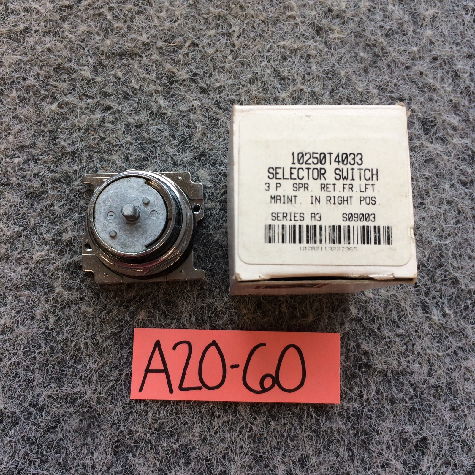 NEW Eaton 3 Position Selector Switch 10250T4033 Series A3