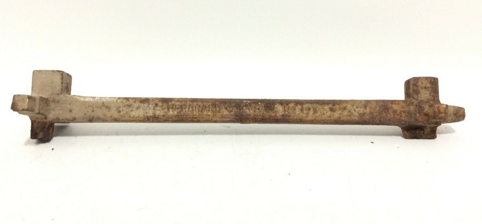 Herbrand Cast Iron 9" Square Notch Wrench Vintage Farm Tool Key USA No. 195