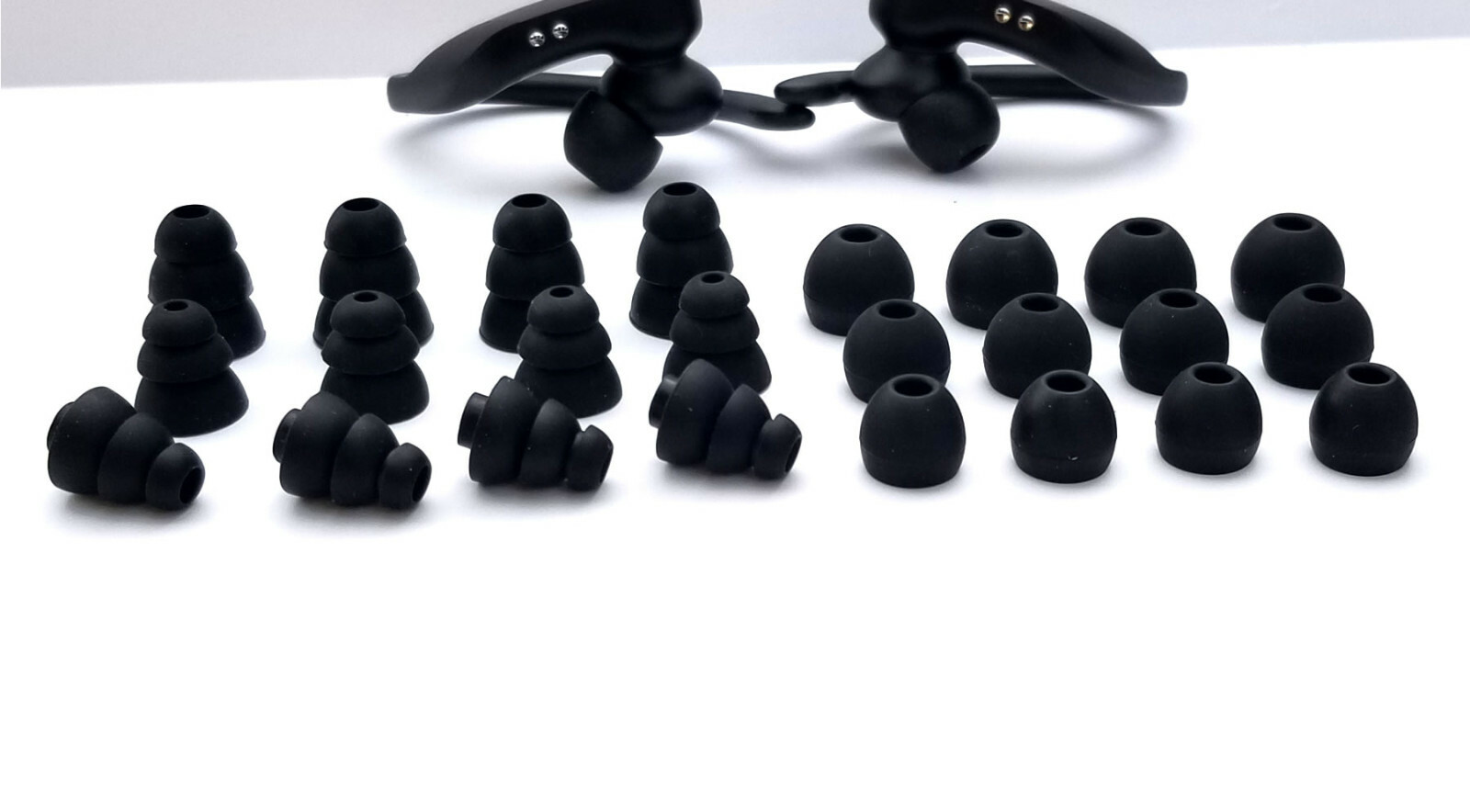 Compatible Pouch/Case + 24 pcs. Ear Gels/Buds for Beats Wireless Powerbeats PRO.